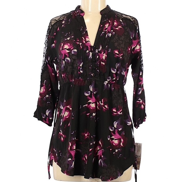 Beautiful blouse! - Picture 2 of 6